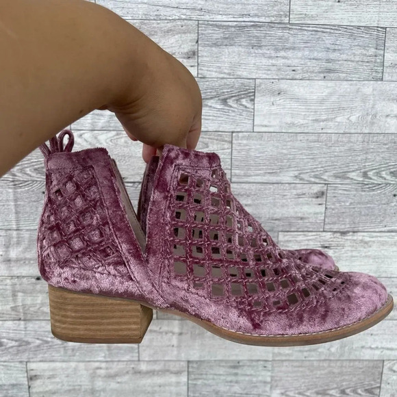 Jeffrey Campbell Taggart Booties in lush blush velvet size 8.5 - Picture 9 of 13